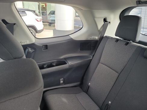 Used 2025 Toyota Grand Highlander FWD image 13
