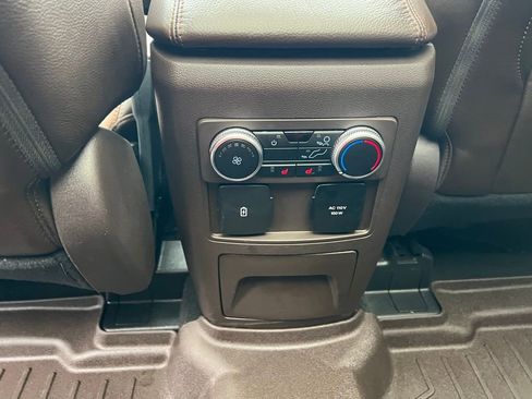 Used 2023 Ford Explorer King Ranch w/ Technology Package image 23