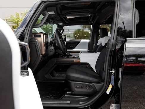 Used 2025 GMC Hummer EV 2X AWD/4WD image 23