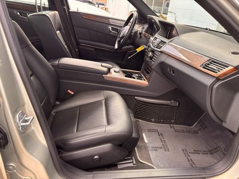Used 2010 Mercedes-Benz E 350 Sedan image 17