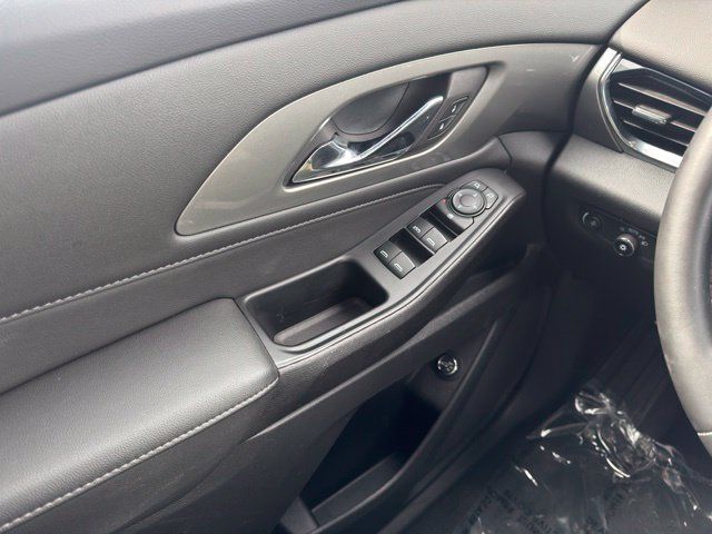 Used 2023 Chevrolet Traverse LT AWD/4WD image 36