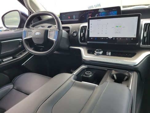 Certified 2025 Ford Expedition Max Platinum AWD/4WD image 13