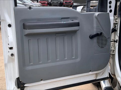 Used 2011 Ford F250 XL w/ XL Value Pkg image 20