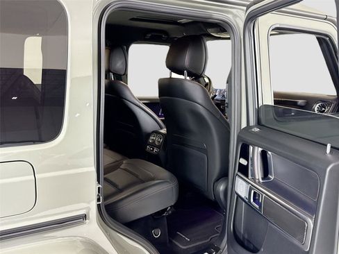 Used 2021 Mercedes-Benz G 63 AMG 4MATIC w/ G Manufaktur Interior Package image 31