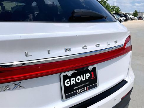 Used 2018 Lincoln MKX Reserve w/ Driver Assistance Package FWD image 10