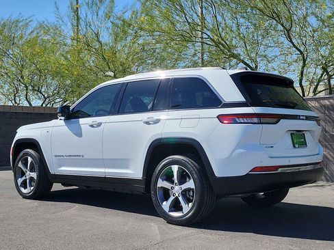 Used 2023 Jeep Grand Cherokee 4WD 4xe image 7