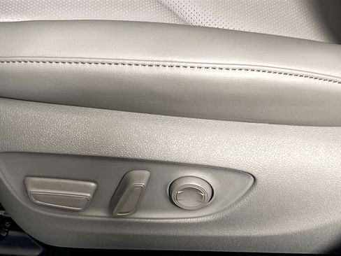 New 2026 Toyota Highlander Limited image 15