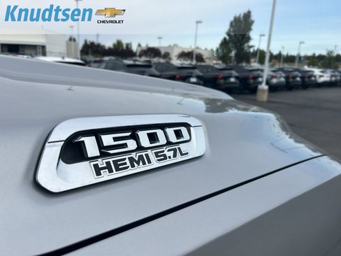 Used 2019 RAM 1500 Big Horn AWD/4WD image 9