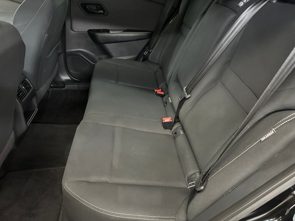 Used 2023 Nissan Rogue S AWD/4WD image 16