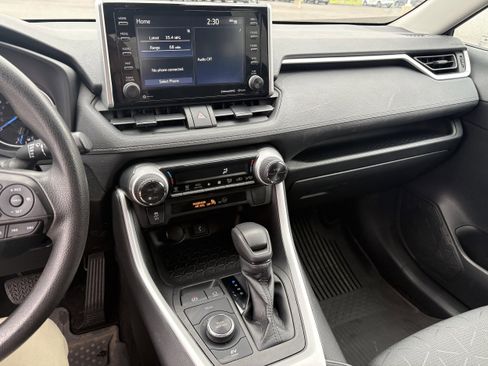 Used 2021 Toyota RAV4 XLE w/ Convenience Package AWD/4WD image 9