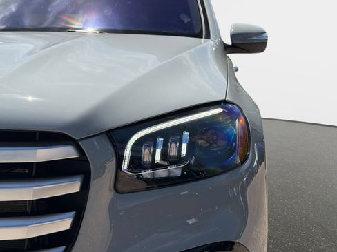 New 2026 Mercedes-Benz GLS 580 4MATIC image 9