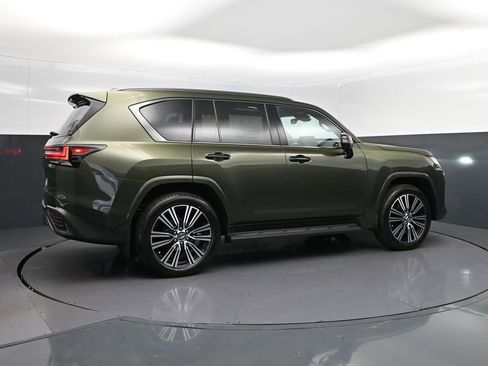 New 2026 Lexus LX 700h Luxury image 8