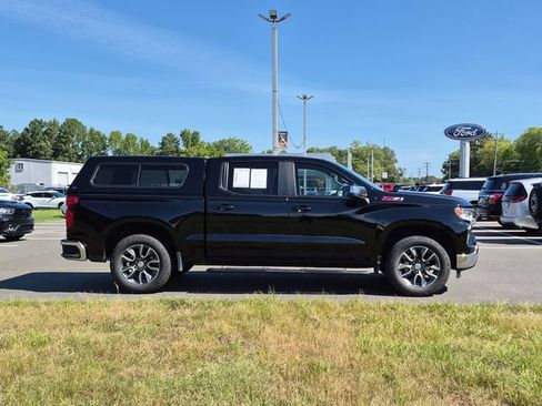 Used 2025 Chevrolet Silverado 1500 LT AWD/4WD image 14