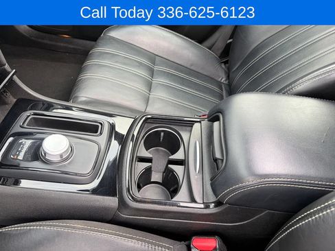 Used 2022 Chrysler 300 S RWD image 21