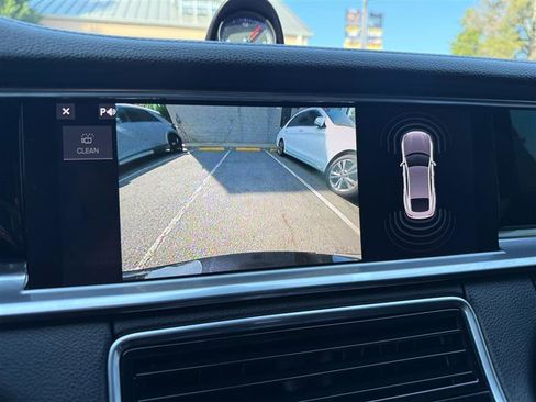 Used 2019 Porsche Panamera image 30