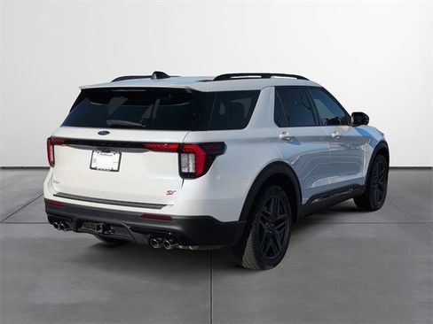 Used 2025 Ford Explorer ST image 5