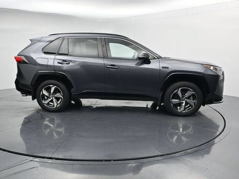 Used 2021 Toyota RAV4 SE w/ Weather & Moonroof Package AWD/4WD image 9
