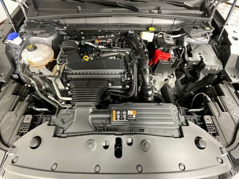 Used 2025 Lincoln Nautilus Premier AWD/4WD image 28