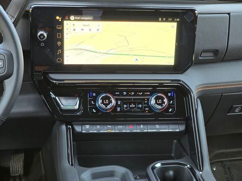 New 2026 GMC Sierra 2500 AT4 w/ AT4 Premium Plus Package AWD/4WD image 33