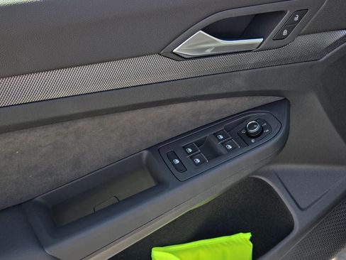 New 2026 Volkswagen GTI SE FWD image 17