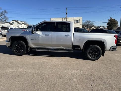 Used 2022 Chevrolet Silverado 2500 LTZ w/ LTZ Plus Package image 6