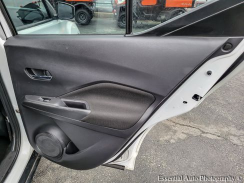 Used 2021 Nissan Kicks SV image 28