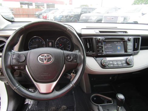 Used 2016 Toyota RAV4 XLE FWD image 16