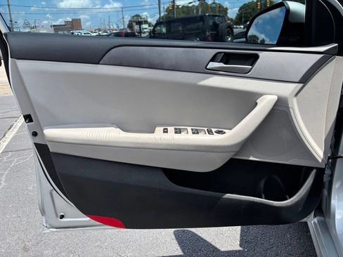 Used 2019 Hyundai Sonata SE FWD image 15