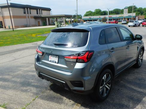 New 2025 Mitsubishi Outlander Sport SE image 7