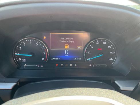 Used 2022 Ford Explorer XLT w/ Equipment Group 202A AWD/4WD image 17