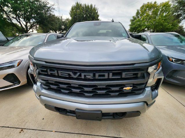 Used 2025 Chevrolet Silverado 1500 Custom RWD image 2