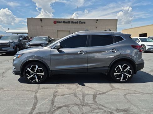 Used 2022 Nissan Rogue Sport SL FWD image 9