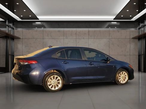 Used 2021 Toyota Corolla LE image 7