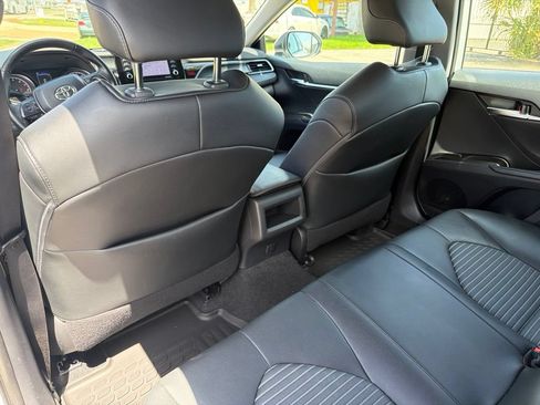 Used 2021 Toyota Camry SE FWD image 13