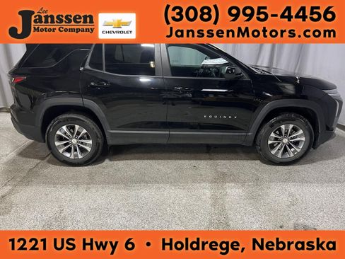 Used 2025 Chevrolet Equinox LT AWD/4WD image 1