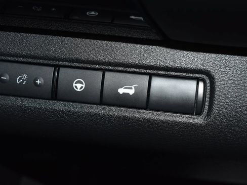 Certified 2025 Nissan Pathfinder SV AWD/4WD image 16