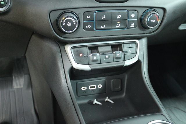 Used 2024 GMC Terrain SLE w/ LPO, Floor Liner Package FWD image 20