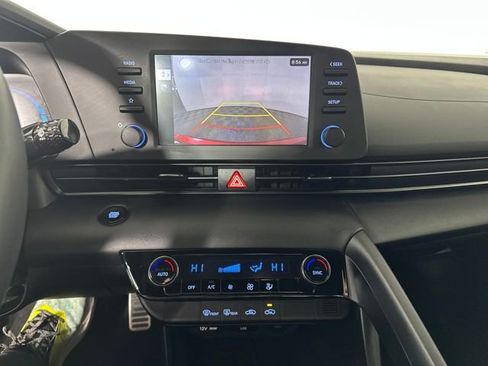 Certified 2025 Hyundai Elantra Sport image 22