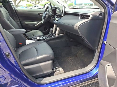 Used 2024 Toyota Corolla Cross XLE image 11