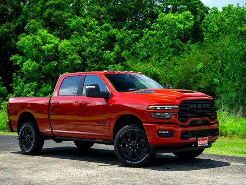 New 2026 RAM 2500 Laramie AWD/4WD image 2