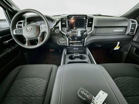 New 2026 RAM 2500 Big Horn AWD/4WD image 9