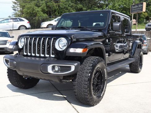 Used 2020 Jeep Gladiator Overland w/ Trailer Tow Package AWD/4WD image 29