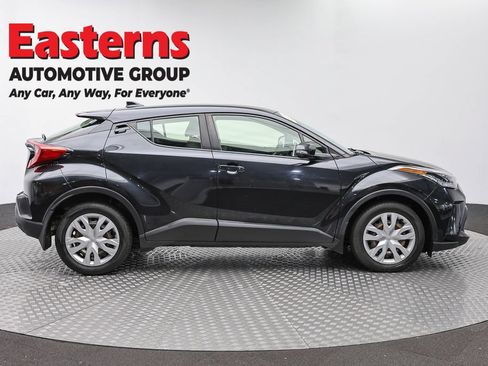Used 2022 Toyota C-HR Limited FWD image 4