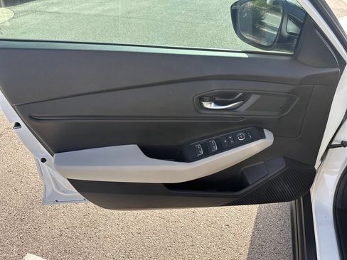 Used 2025 Honda Accord SE image 17