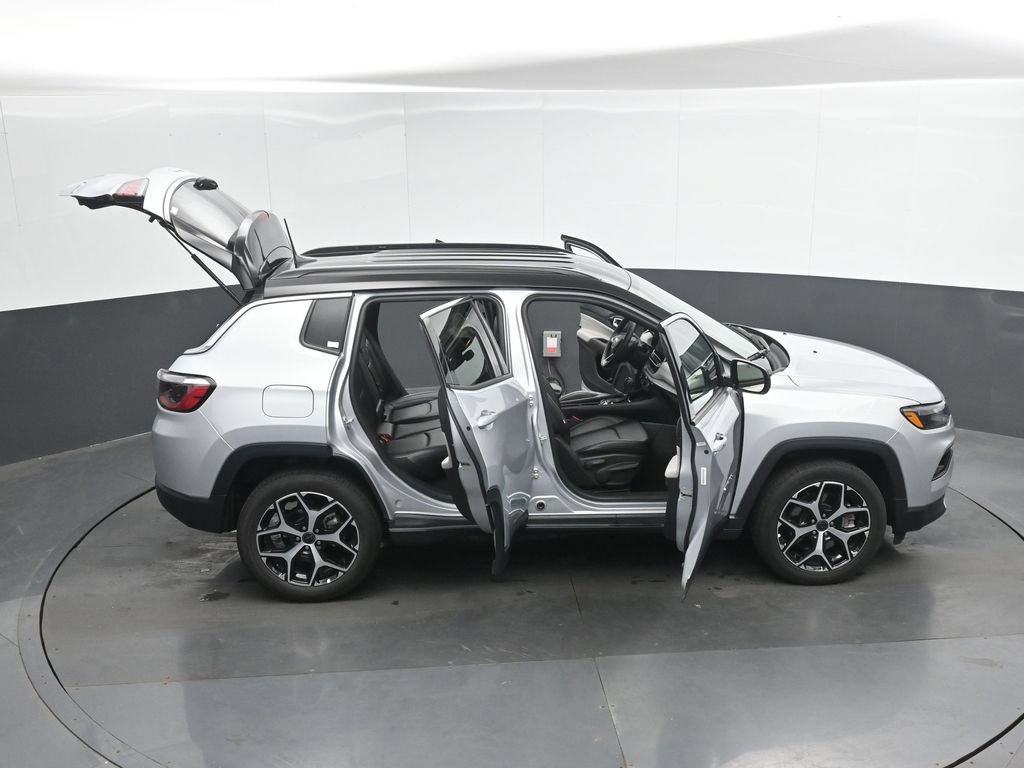 Used 2025 Jeep Compass Limited AWD/4WD image 50