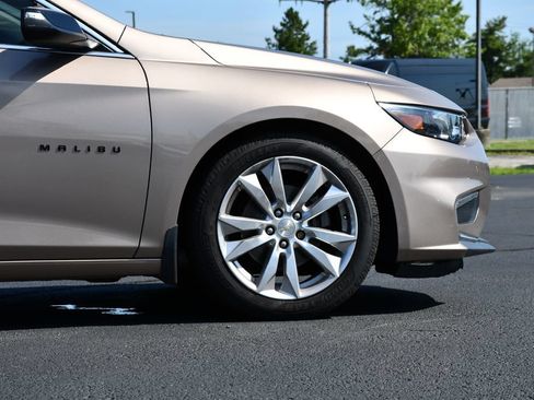 Used 2018 Chevrolet Malibu Hybrid w/ Leather Package FWD image 9