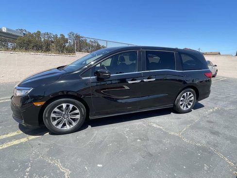 Used 2023 Honda Odyssey EX-L image 11