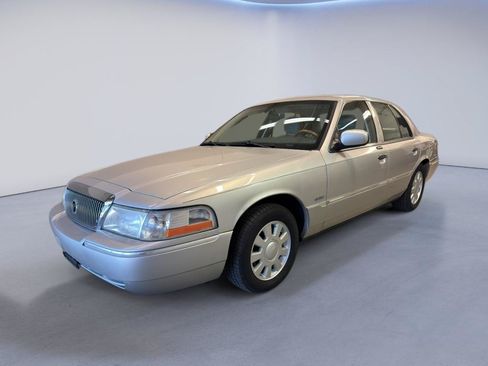 Used 2004 Mercury Grand Marquis LS RWD image 3