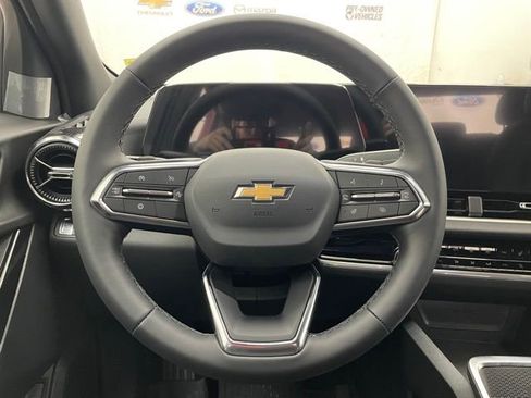 New 2026 Chevrolet Equinox LT w/ Convenience Package II AWD/4WD image 11