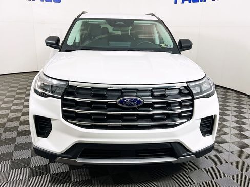 Used 2025 Ford Explorer Active image 2